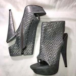 Dolce Vita Woven Leather Booties Size 9